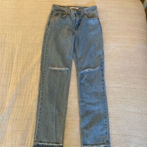 Levi’s Low Pro Straight Ripped Jean’s